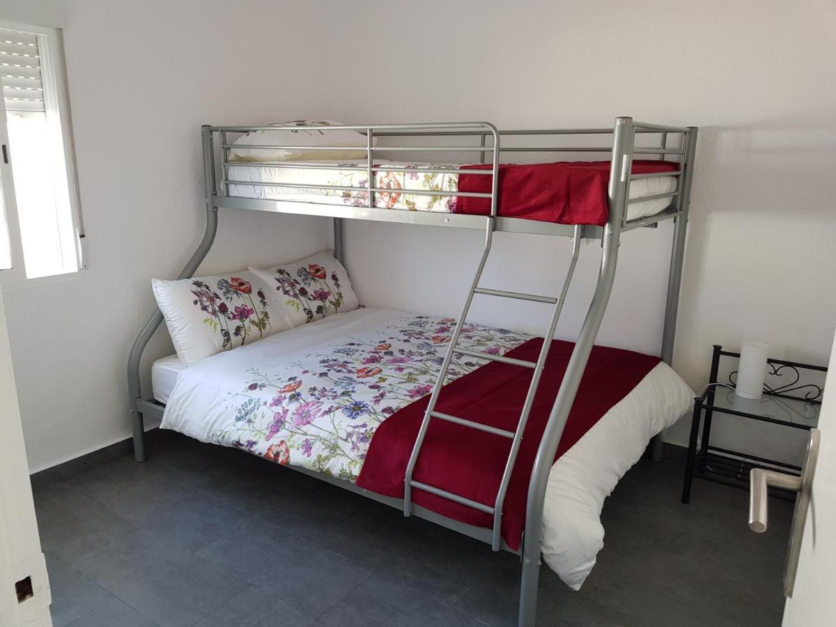 Lovely Bungalow For Four Close To Beach And City In Torrevieja Zewnętrze zdjęcie