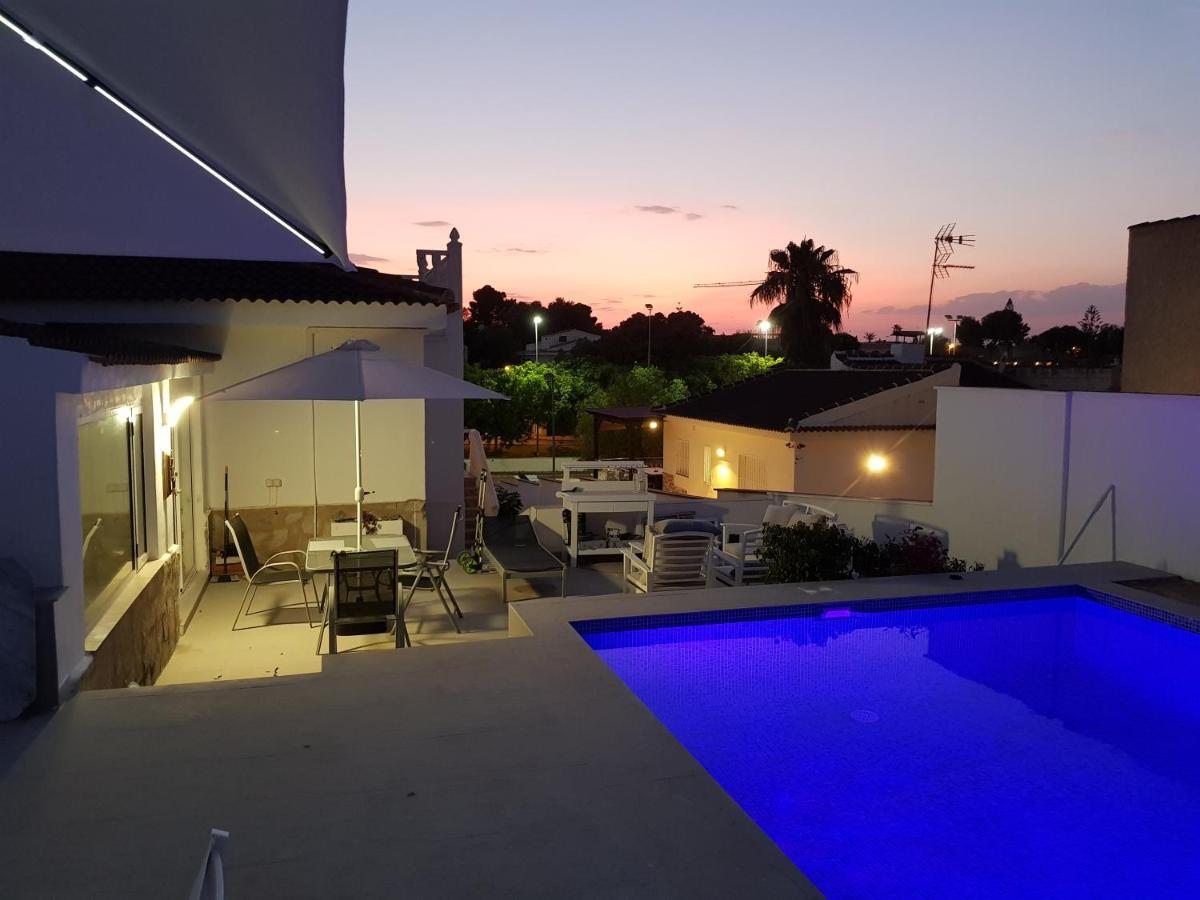 Lovely Bungalow For Four Close To Beach And City In Torrevieja Zewnętrze zdjęcie