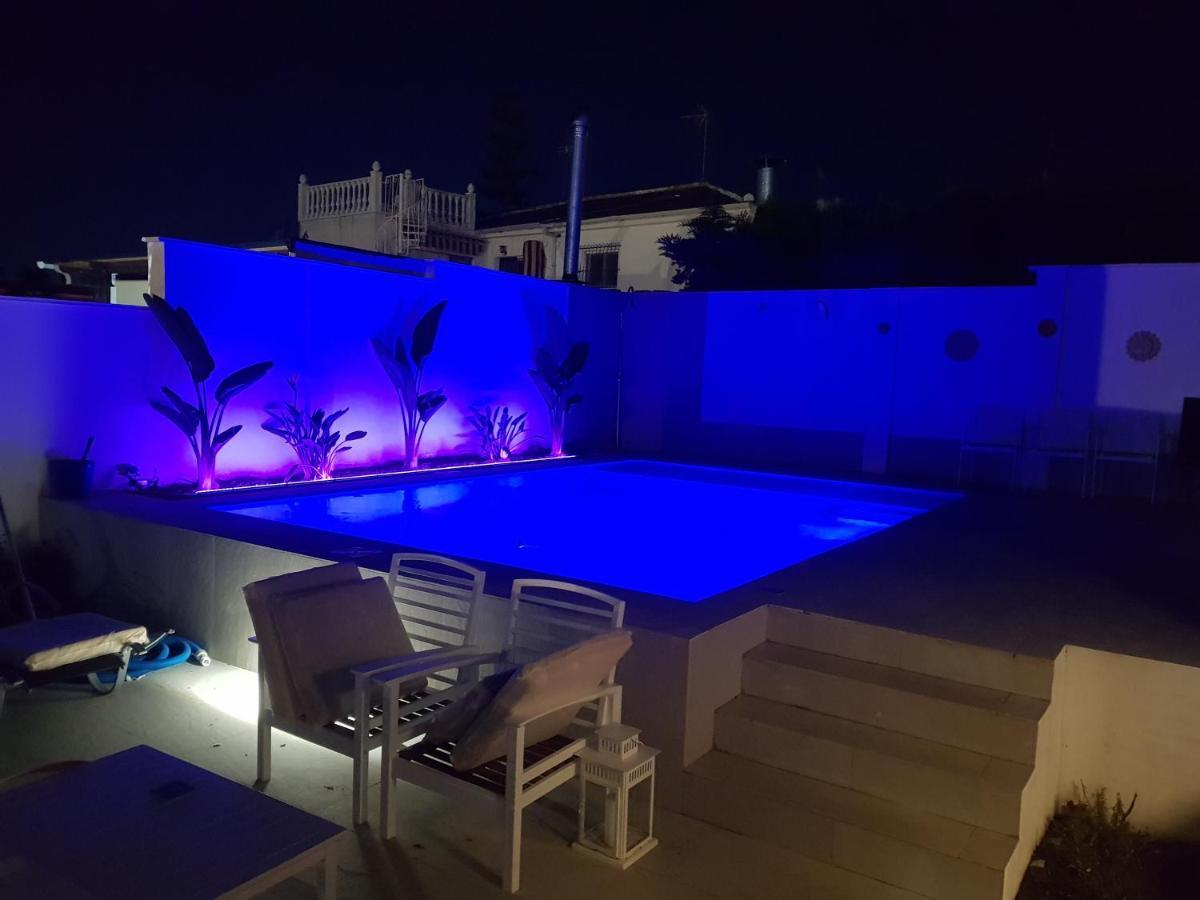 Lovely Bungalow For Four Close To Beach And City In Torrevieja Zewnętrze zdjęcie